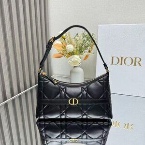 Classic DIOR Bag: A Stylish and Versatile Choice for Elegance